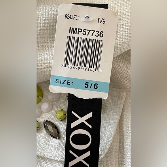 XOXO White with Green/Gold Pocket Embellishments‎ - Picture 11 of 11